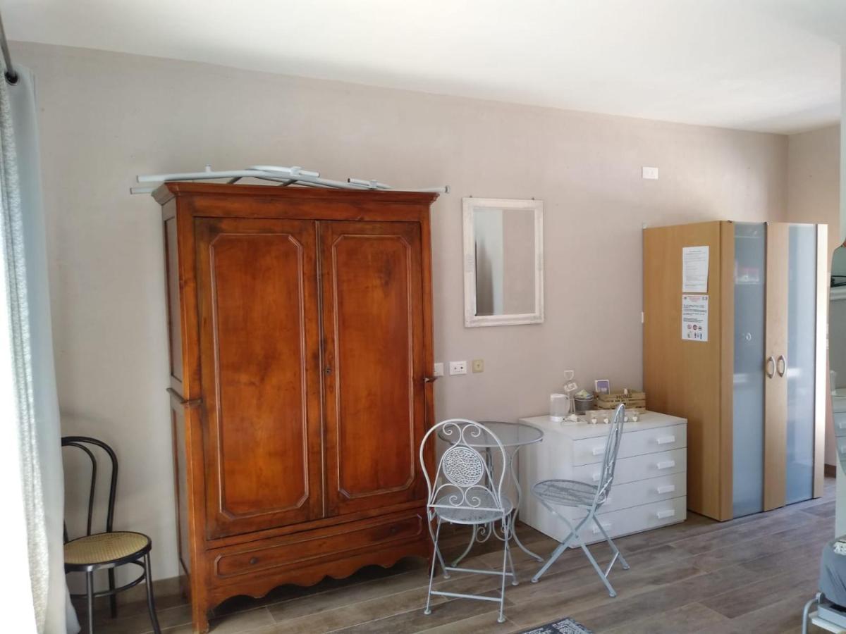 Residence Tasso Canossa - Appartamento Con Piscina Lazise Exterior foto