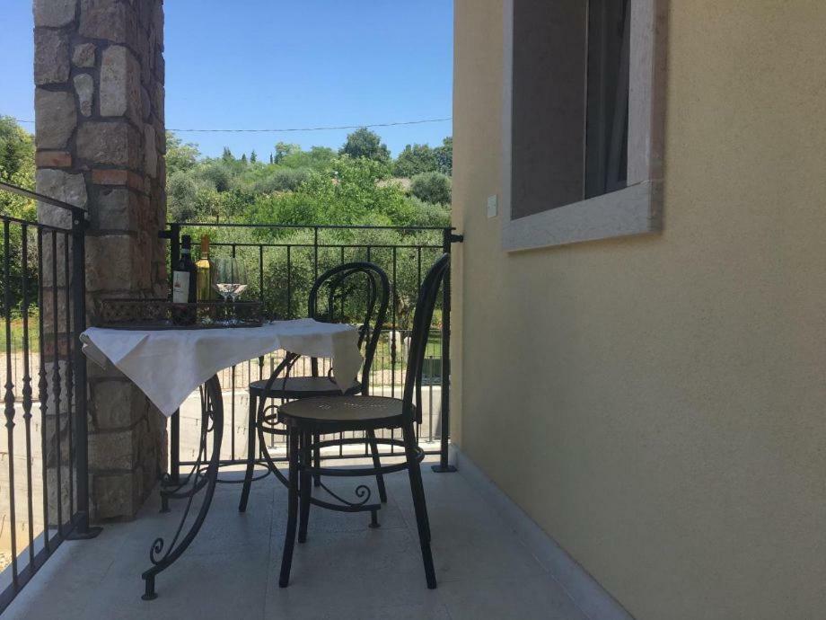 Residence Tasso Canossa - Appartamento Con Piscina Lazise Exterior foto